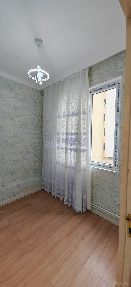 3 otaqlı Köhnə tikili, Memar Əcəmi m., Bakı