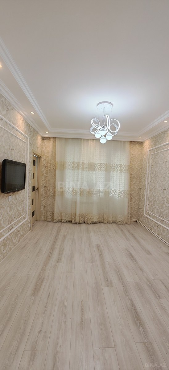 3 otaqlı Köhnə tikili, Memar Əcəmi m., Bakı