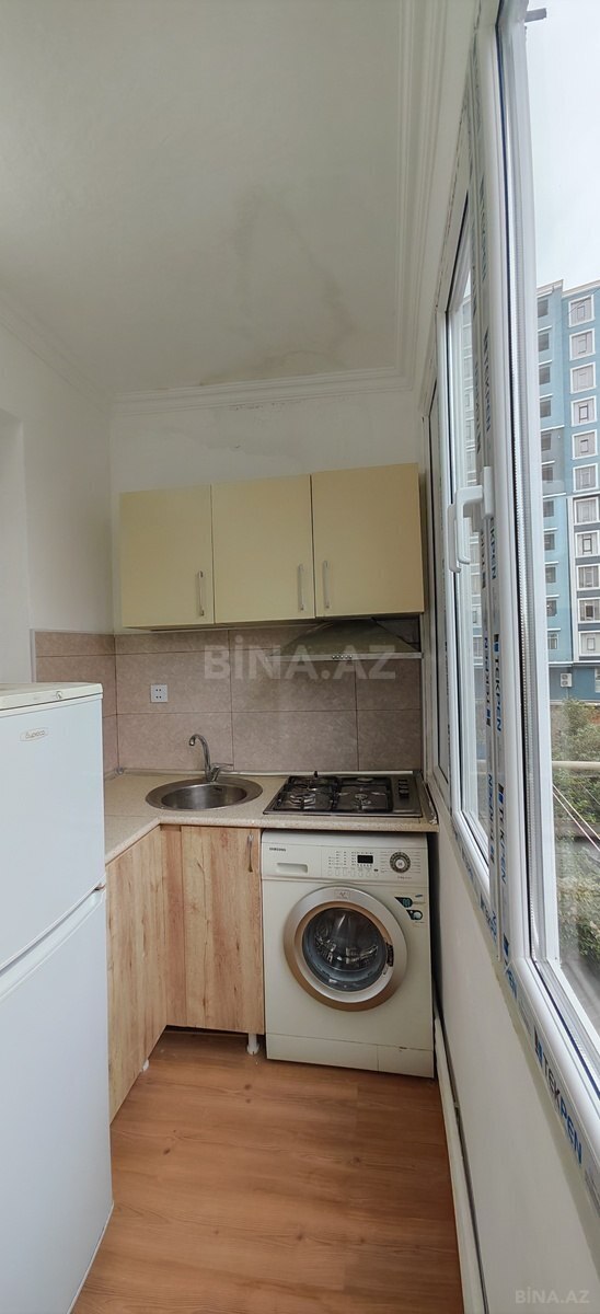 3 otaqlı Köhnə tikili, Memar Əcəmi m., Bakı