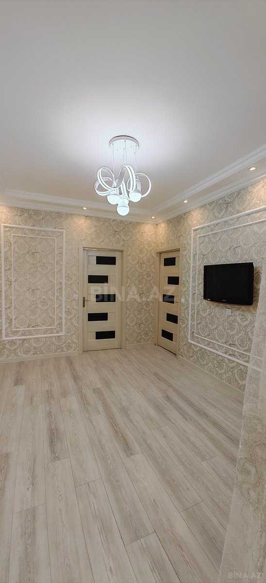 3 otaqlı Köhnə tikili, Memar Əcəmi m., Bakı