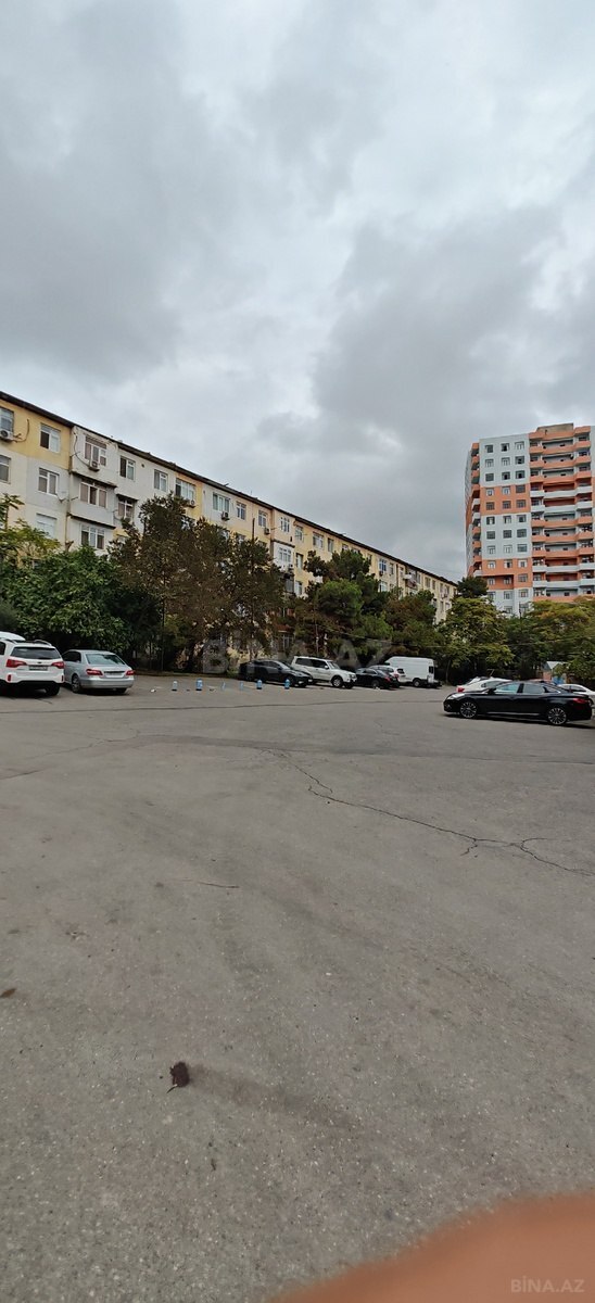 3 otaqlı Köhnə tikili, Memar Əcəmi m., Bakı