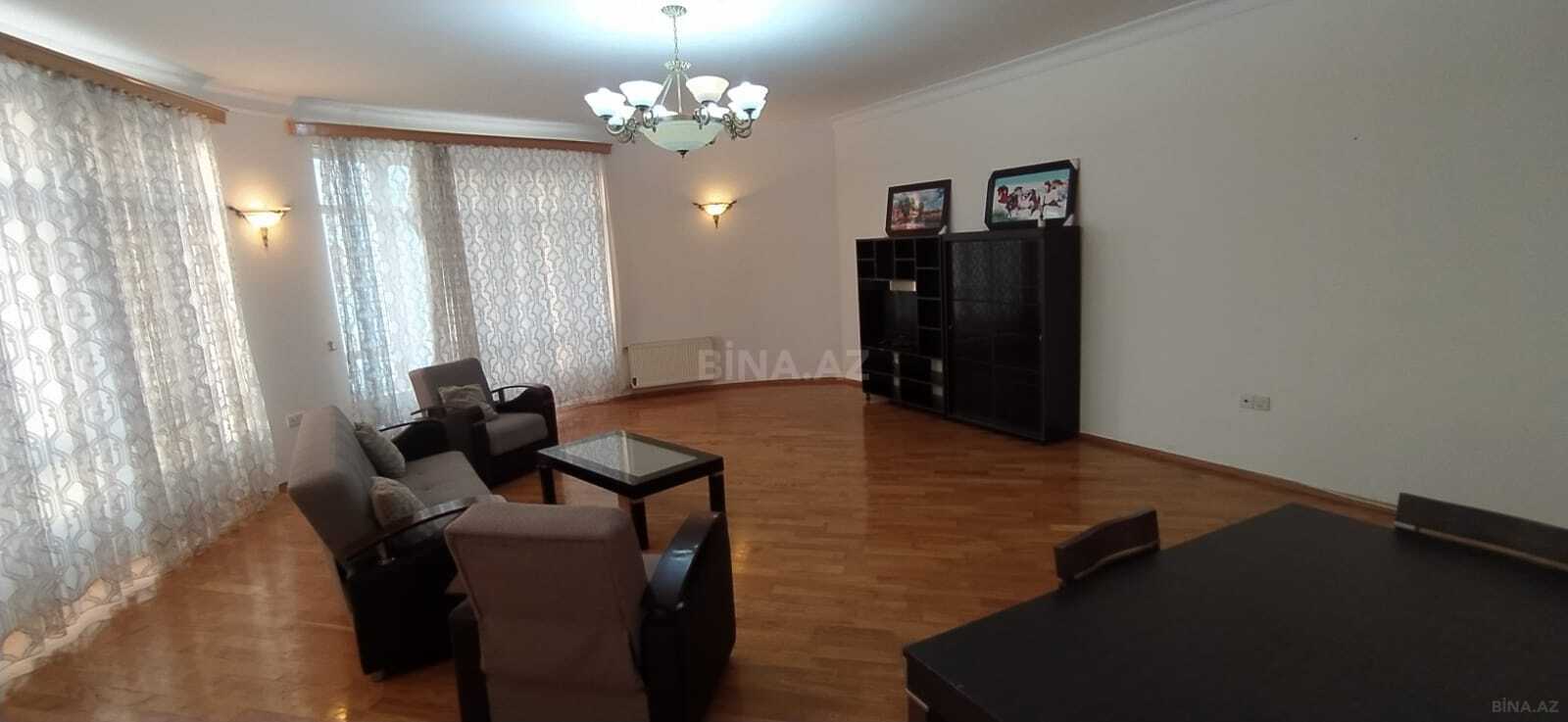 4 otaqlı Yeni tikili, Nizami m., Bakı
