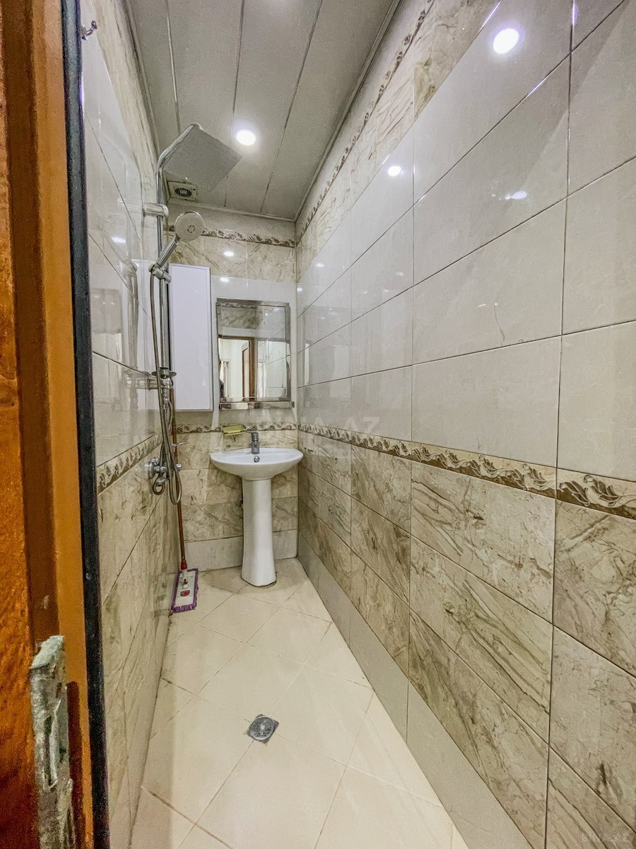 2 otaqlı Köhnə tikili, Bakıxanov q., Bakı