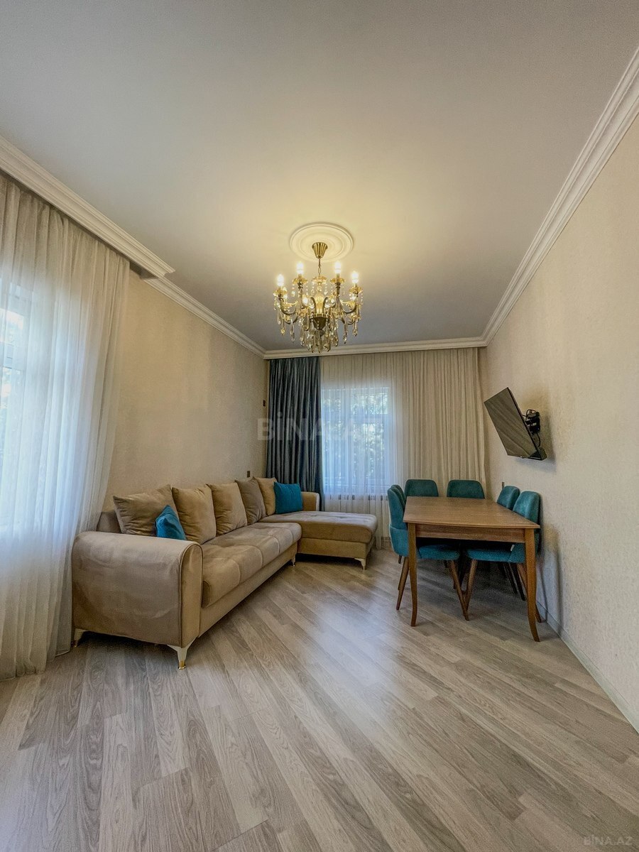 2 otaqlı Köhnə tikili, Bakıxanov q., Bakı