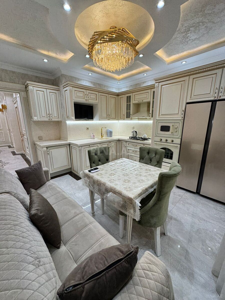 3 otaqlı Yeni tikili, 8 Noyabr m., Bakı