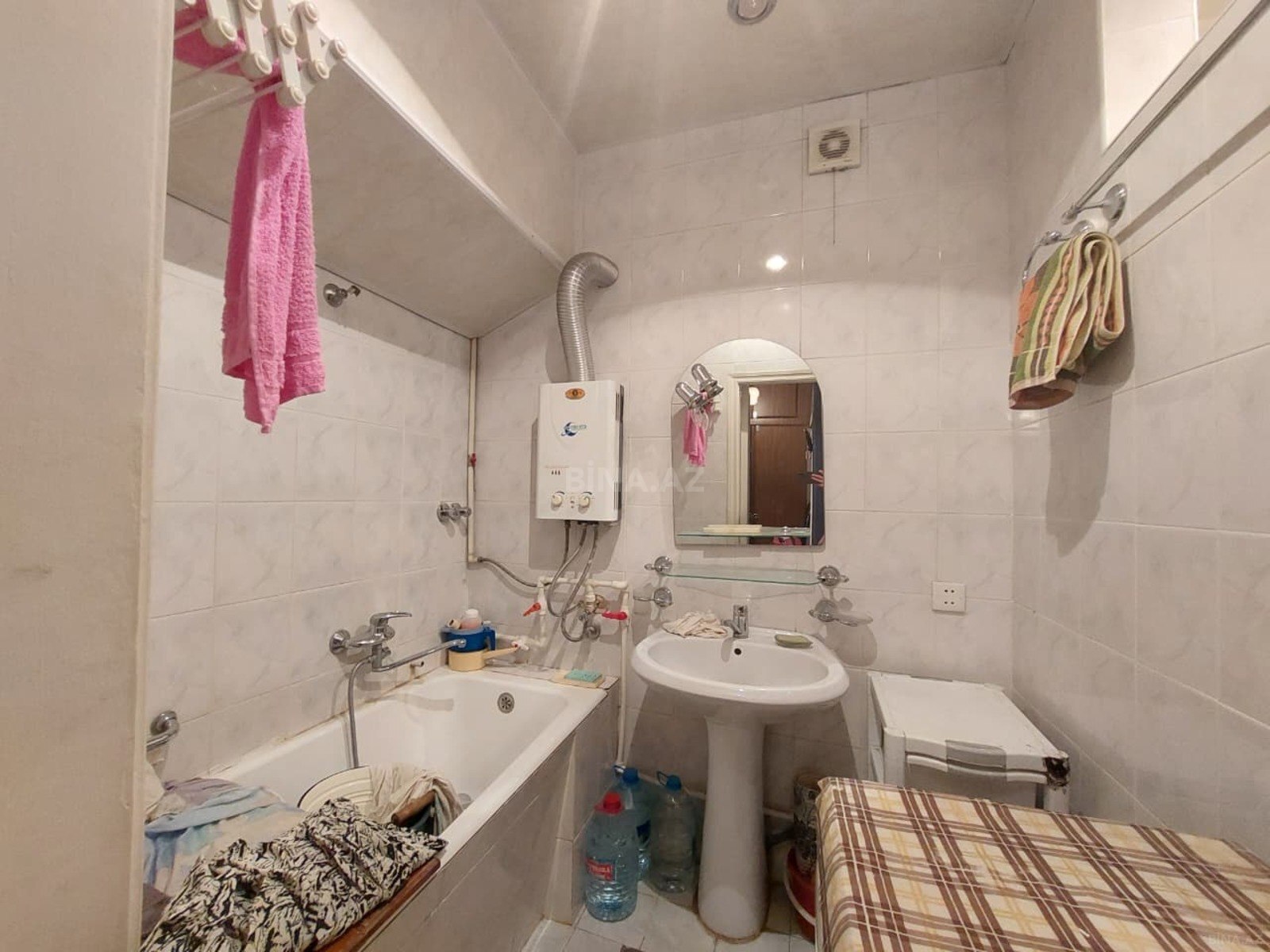 2 otaqlı Köhnə tikili, Elmlər Akademiyası m., Bakı