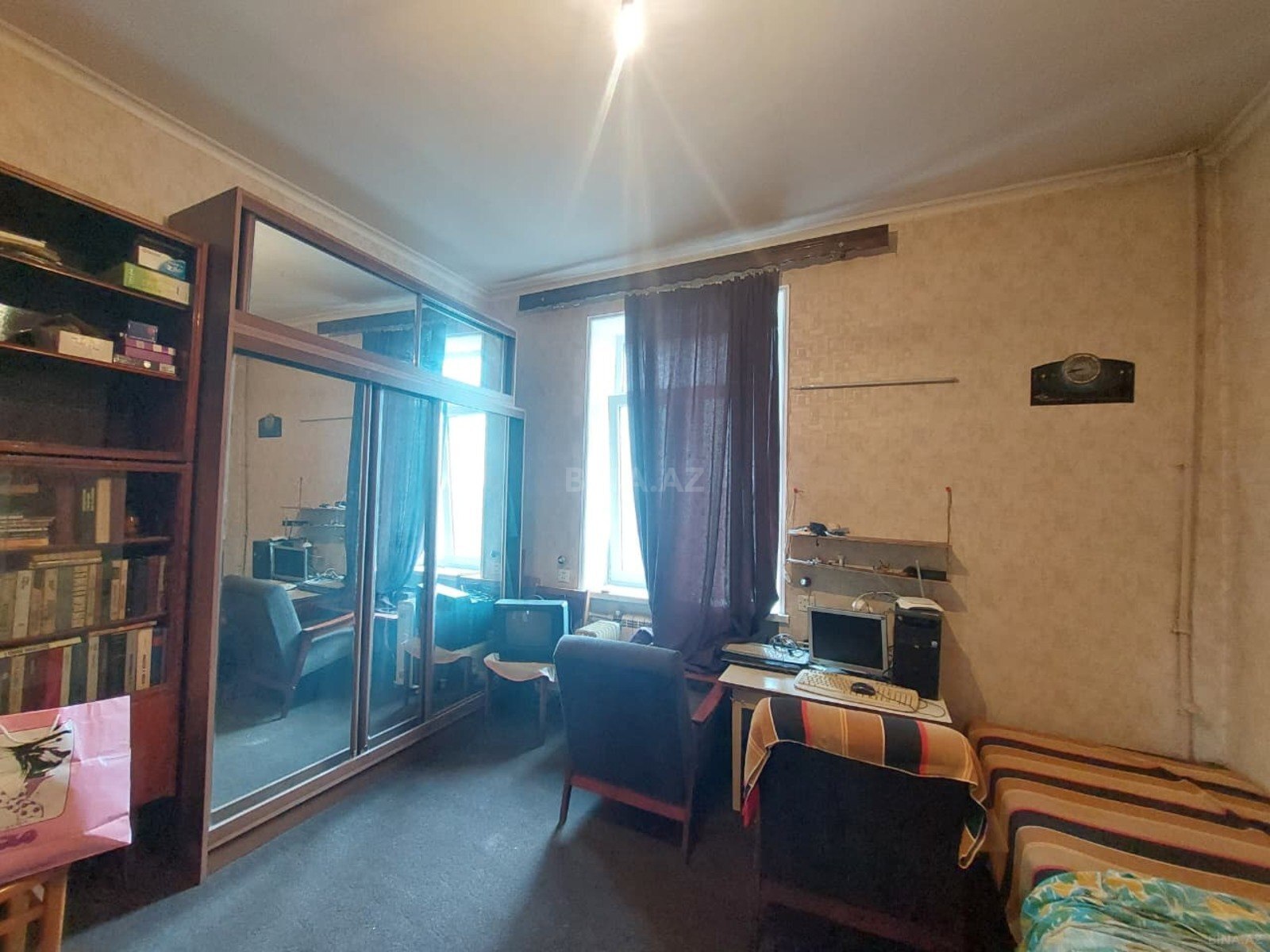 2 otaqlı Köhnə tikili, Elmlər Akademiyası m., Bakı