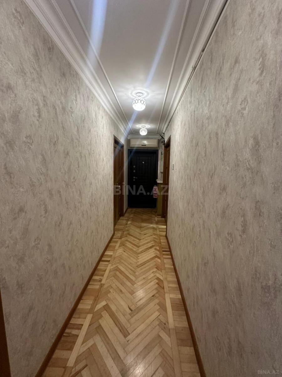 5 otaqlı Köhnə tikili, Qara Qarayev m., Bakı