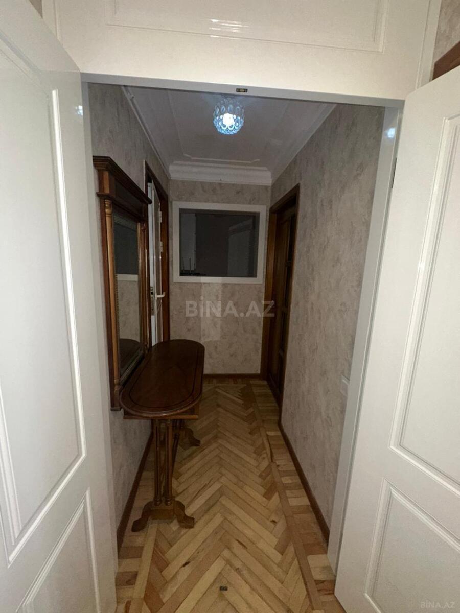 5 otaqlı Köhnə tikili, Qara Qarayev m., Bakı