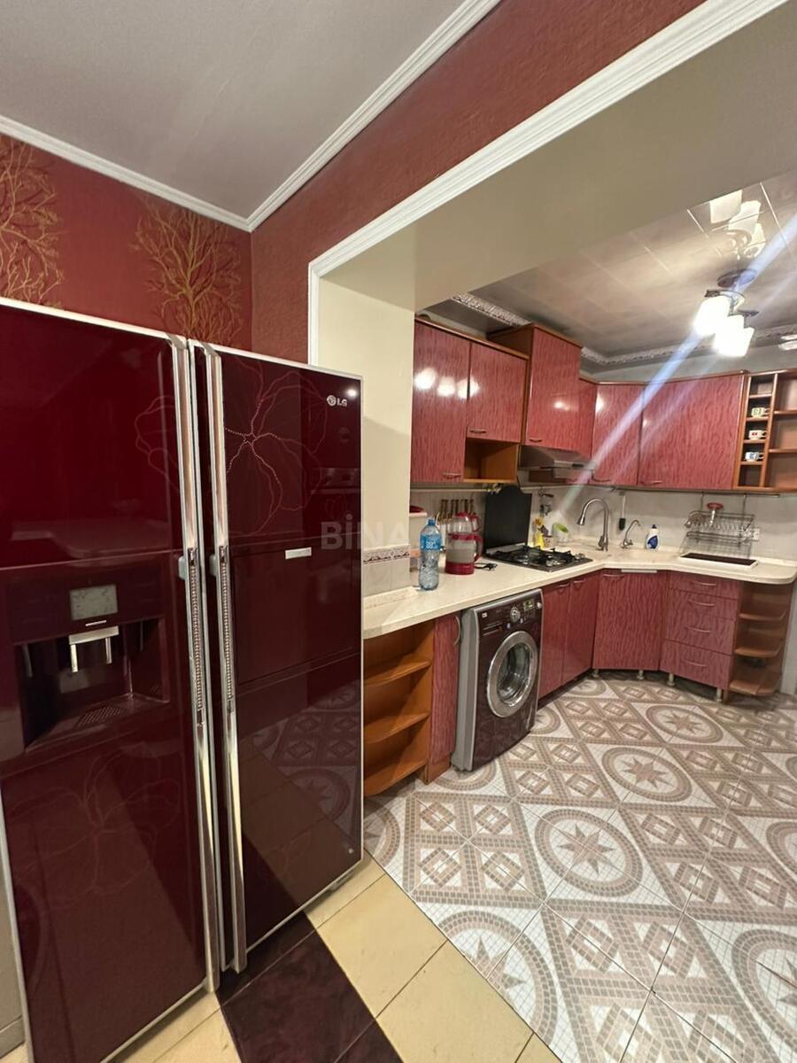 5 otaqlı Köhnə tikili, Qara Qarayev m., Bakı