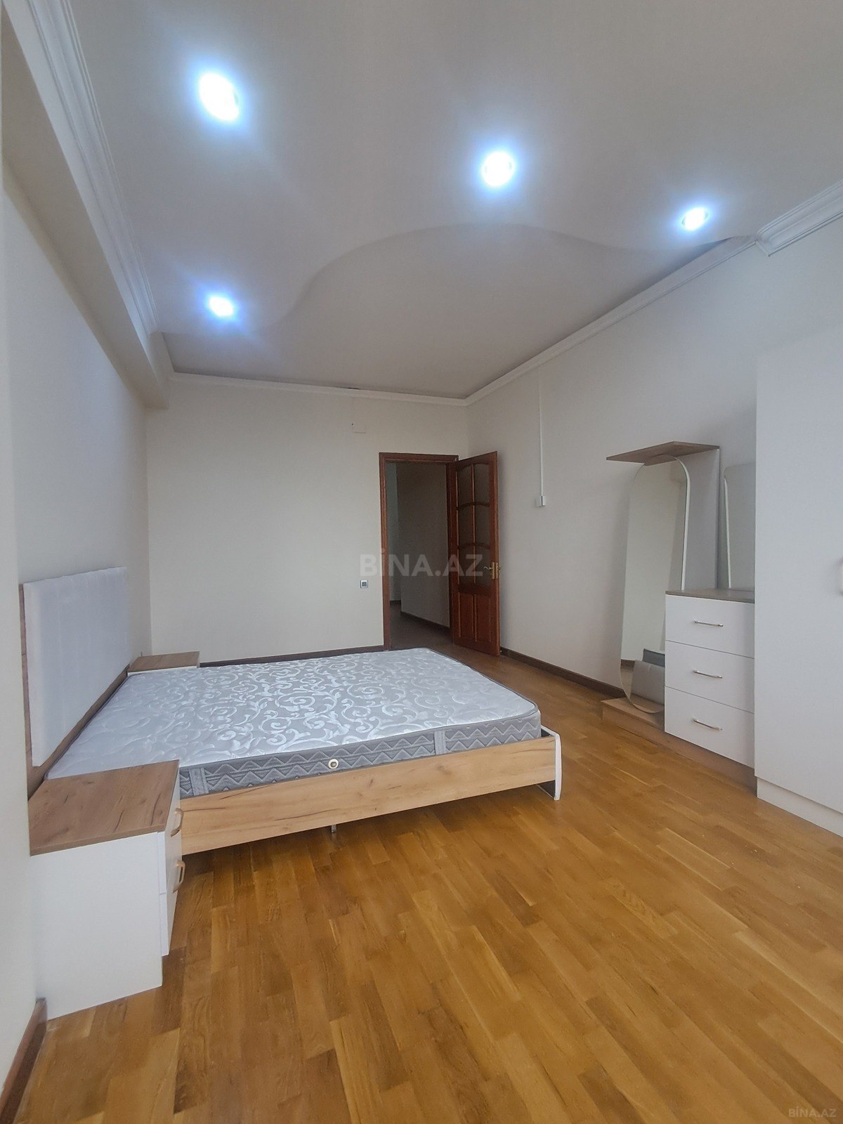2 otaqlı Yeni tikili, İnşaatçılar m., Bakı