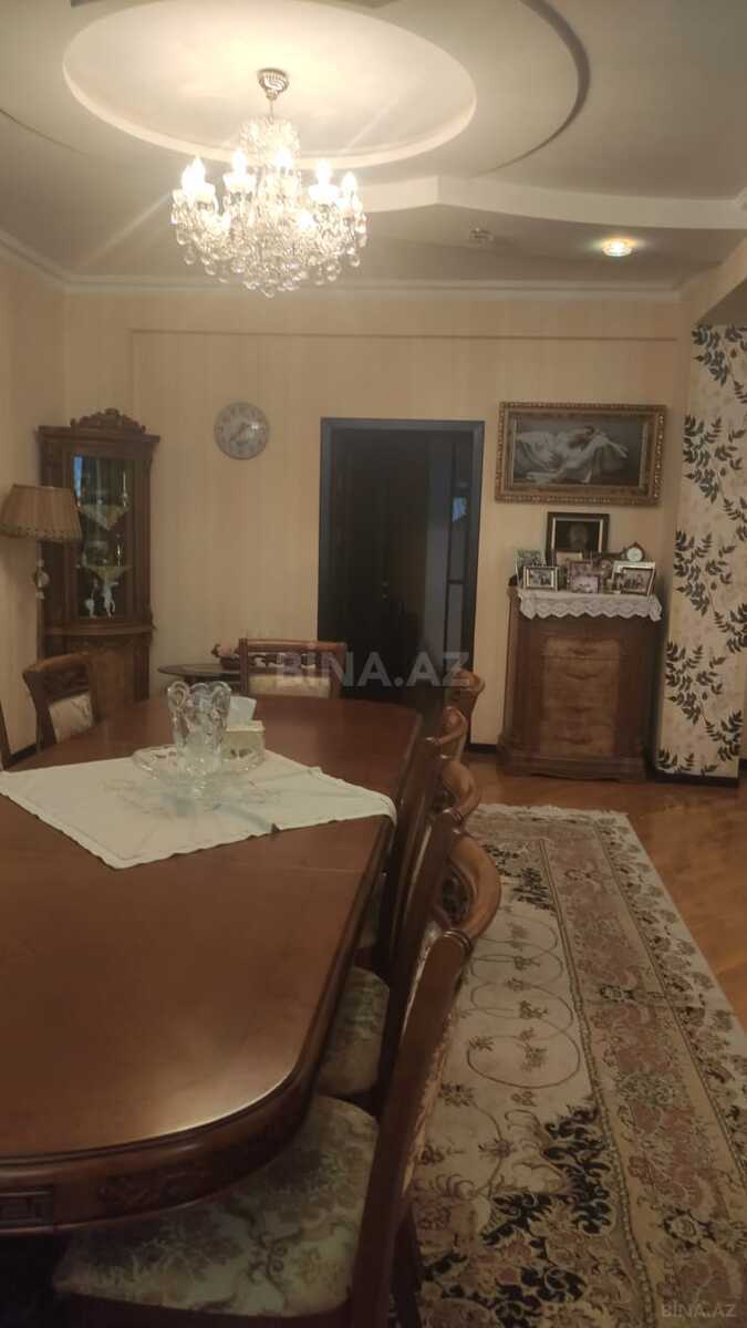 4 otaqlı Yeni tikili, Elmlər Akademiyası m., Bakı