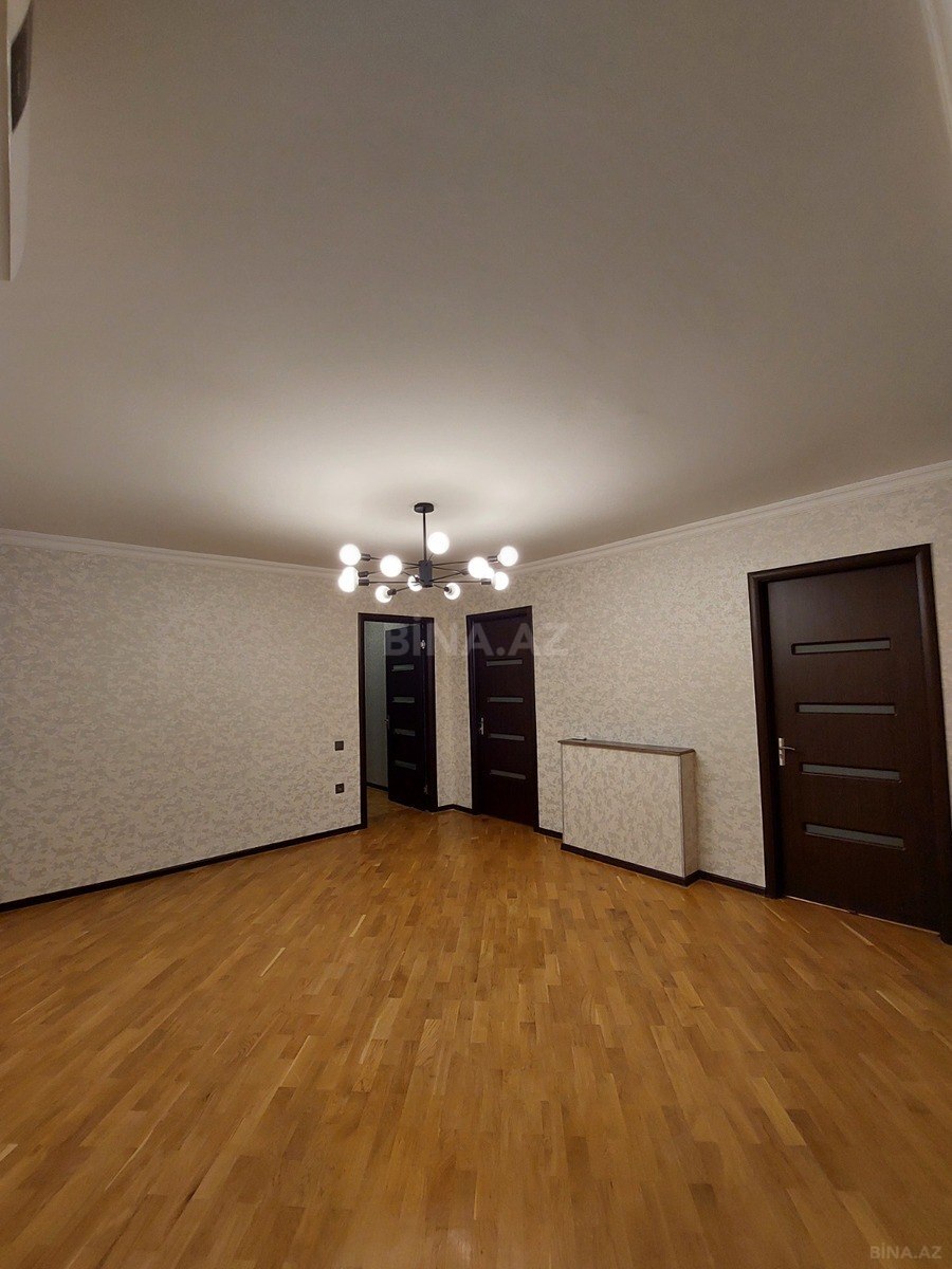 3 otaqlı Köhnə tikili, 28 May m., Bakı