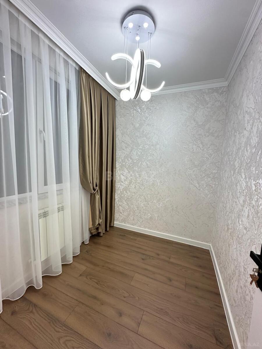 3 otaqlı Köhnə tikili, Memar Əcəmi m., Bakı