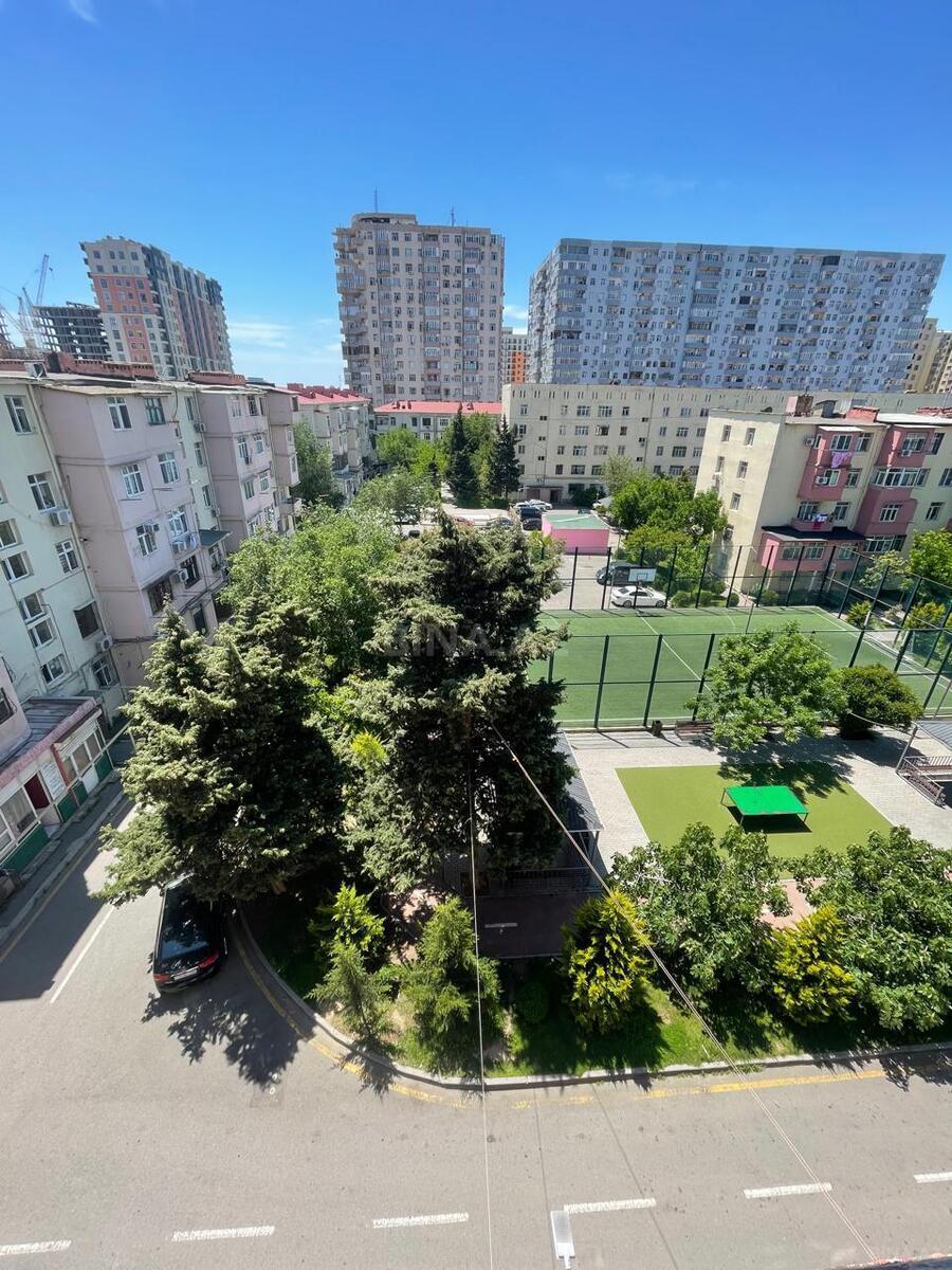 3 otaqlı Köhnə tikili, Qara Qarayev m., Bakı