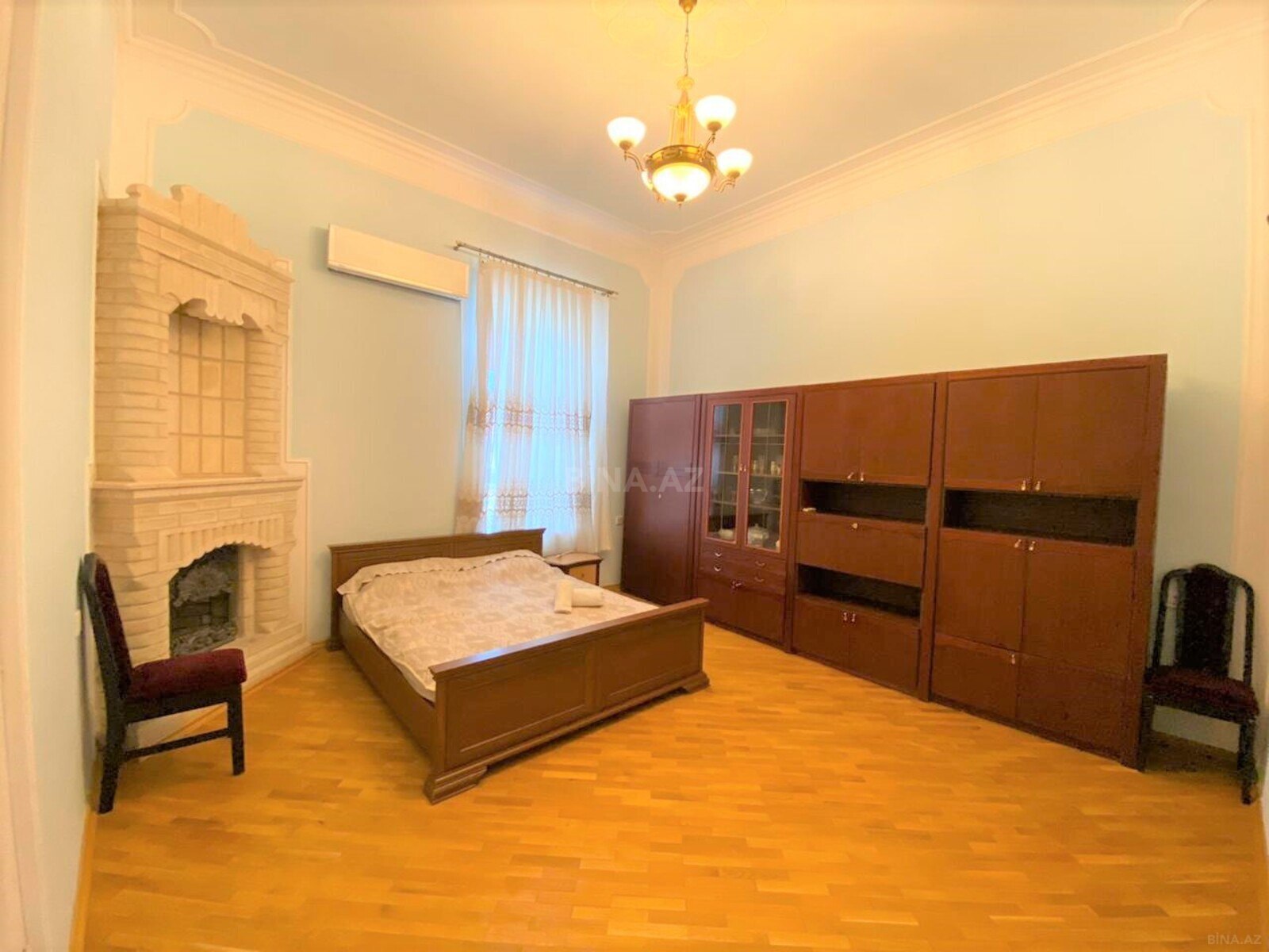 4 otaqlı Köhnə tikili, Sahil m., Bakı