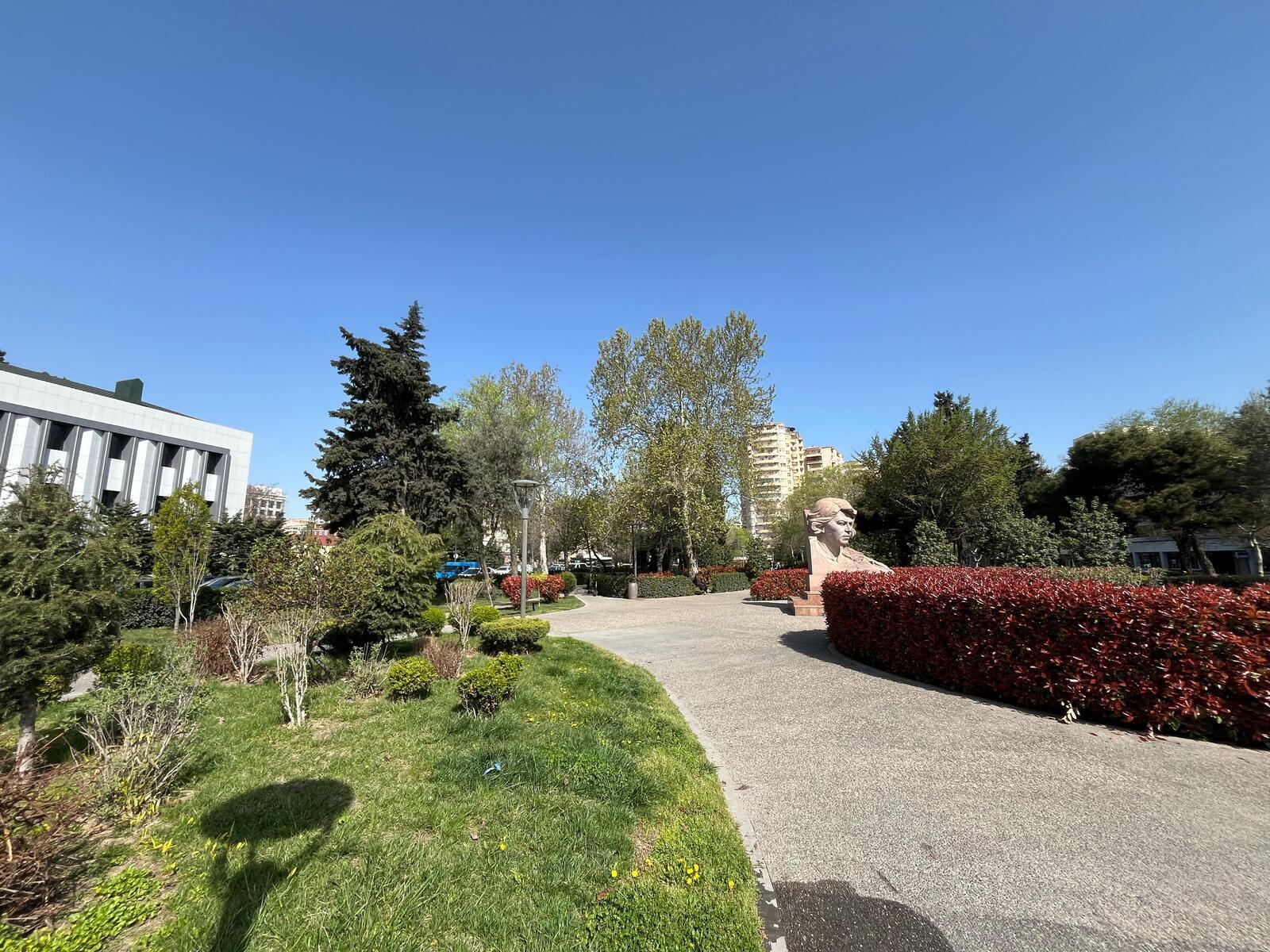 3 otaqlı Köhnə tikili, Gənclik m., Bakı