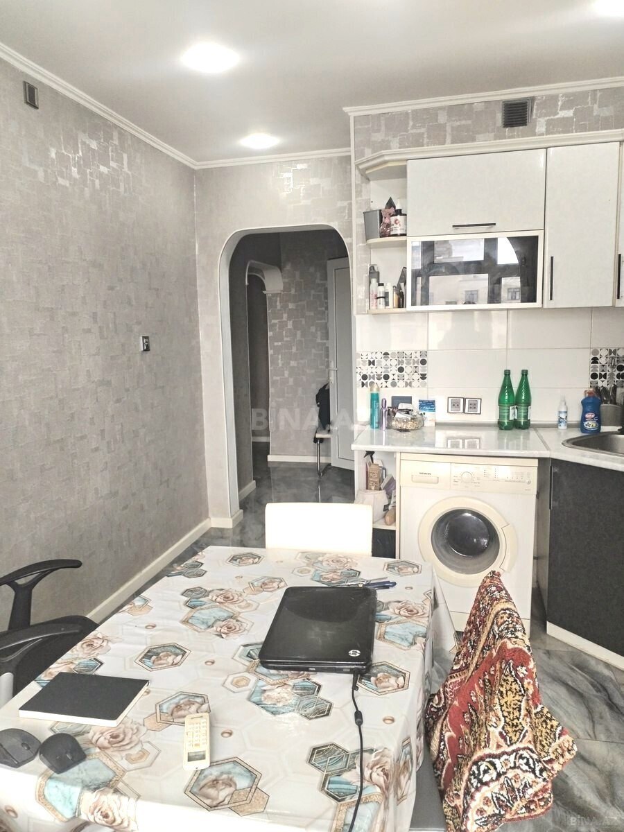 3 otaqlı Köhnə tikili, Gənclik m., Bakı