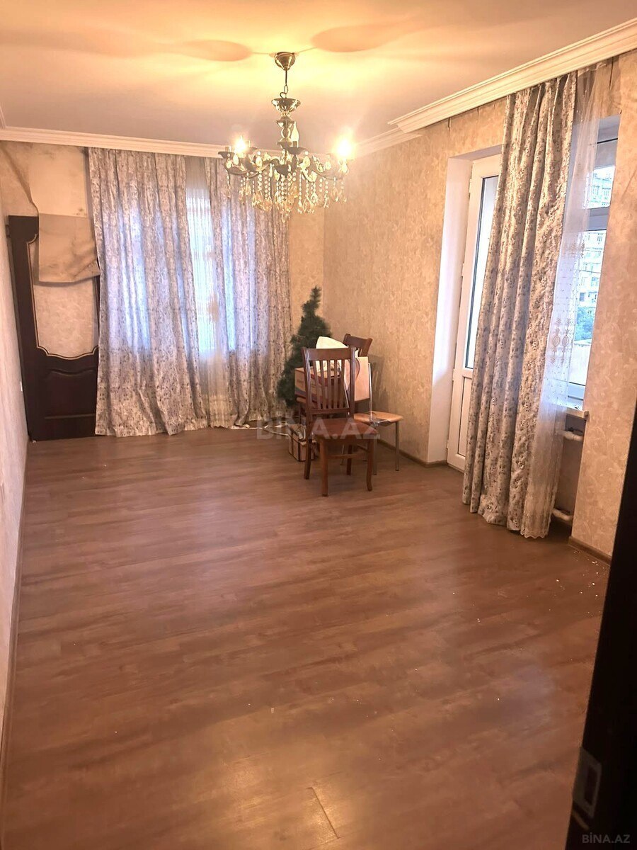 5 otaqlı Köhnə tikili, Yeni Günəşli q., Bakı