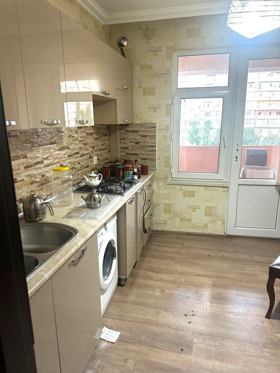 5 otaqlı Köhnə tikili, Yeni Günəşli q., Bakı