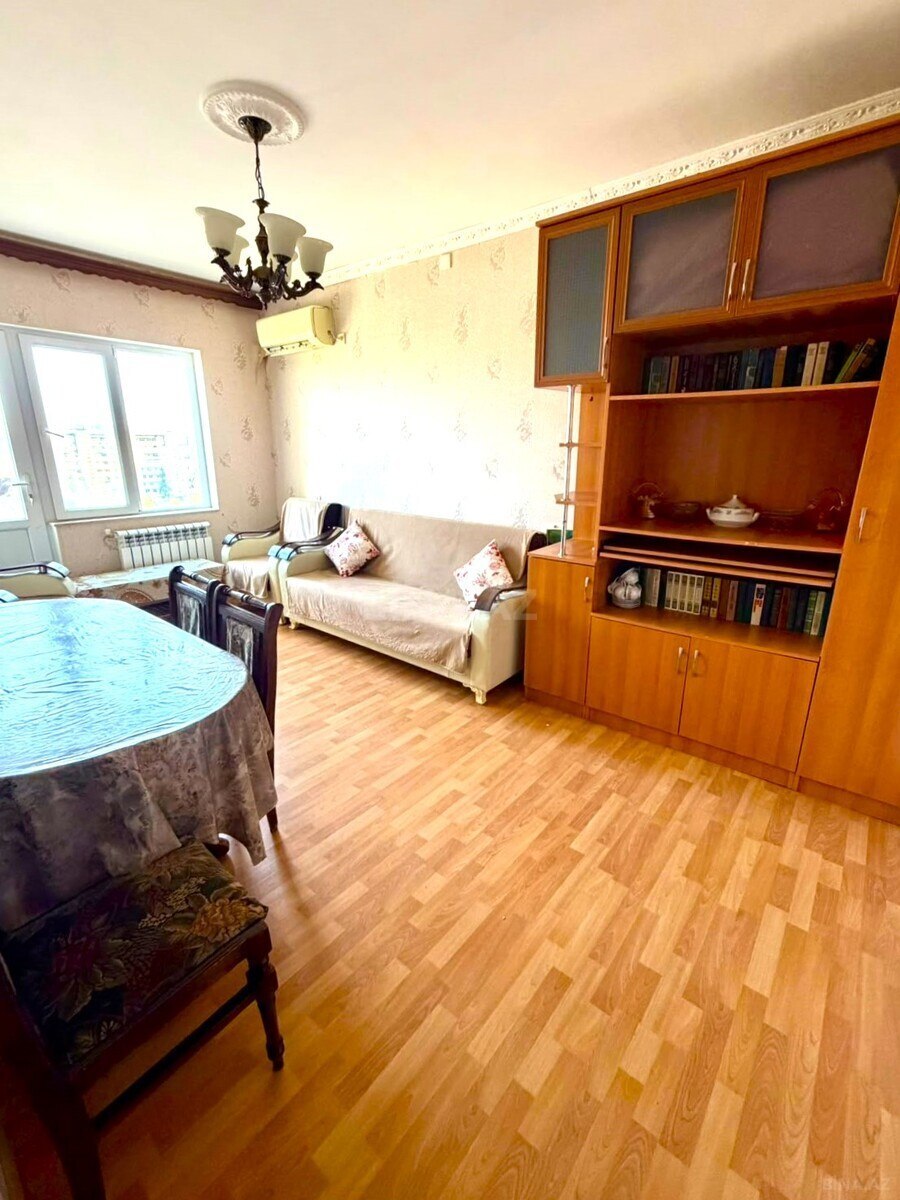 2 otaqlı Köhnə tikili, Bakıxanov q., Bakı