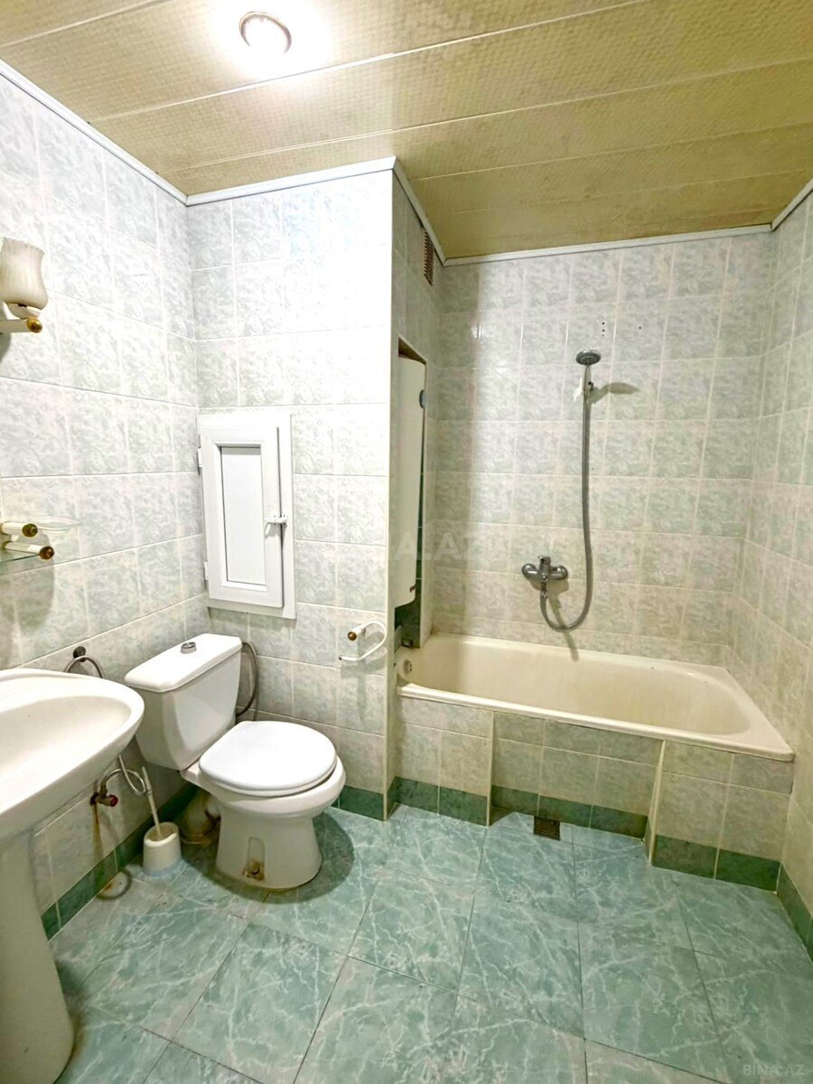 2 otaqlı Köhnə tikili, Bakıxanov q., Bakı