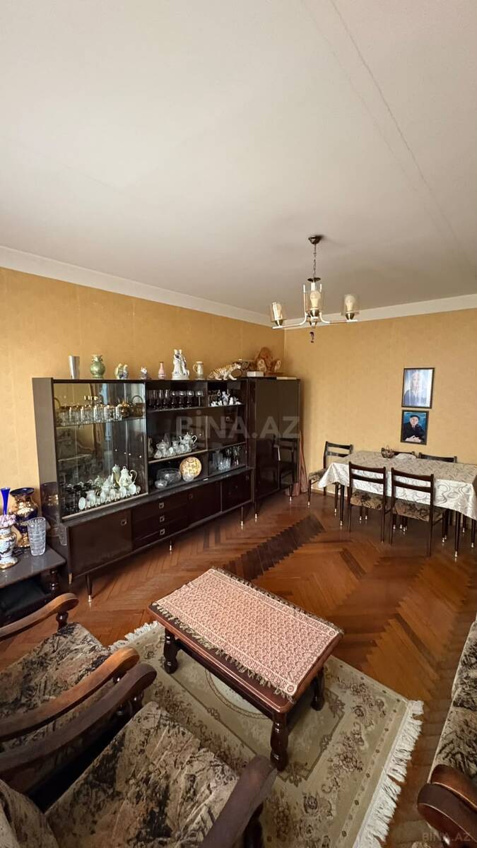 4 otaqlı Köhnə tikili, 20 Yanvar m., Bakı