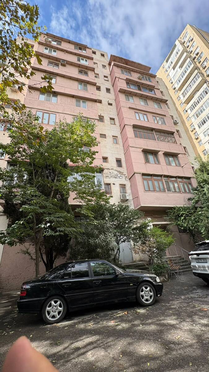 4 otaqlı Köhnə tikili, 20 Yanvar m., Bakı