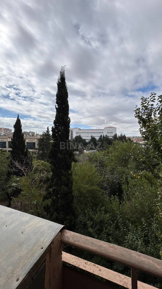 4 otaqlı Köhnə tikili, 20 Yanvar m., Bakı