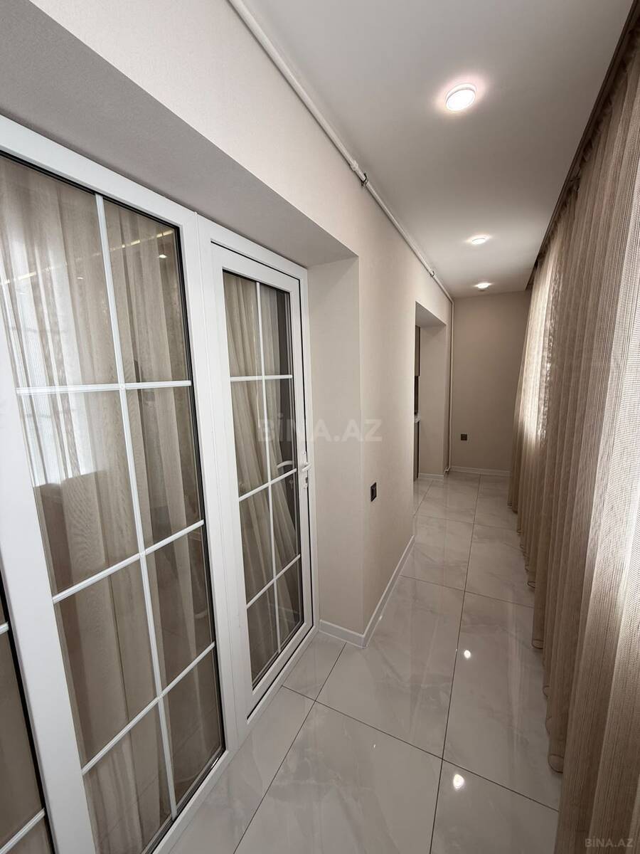3 otaqlı Köhnə tikili, Koroğlu m., Bakı