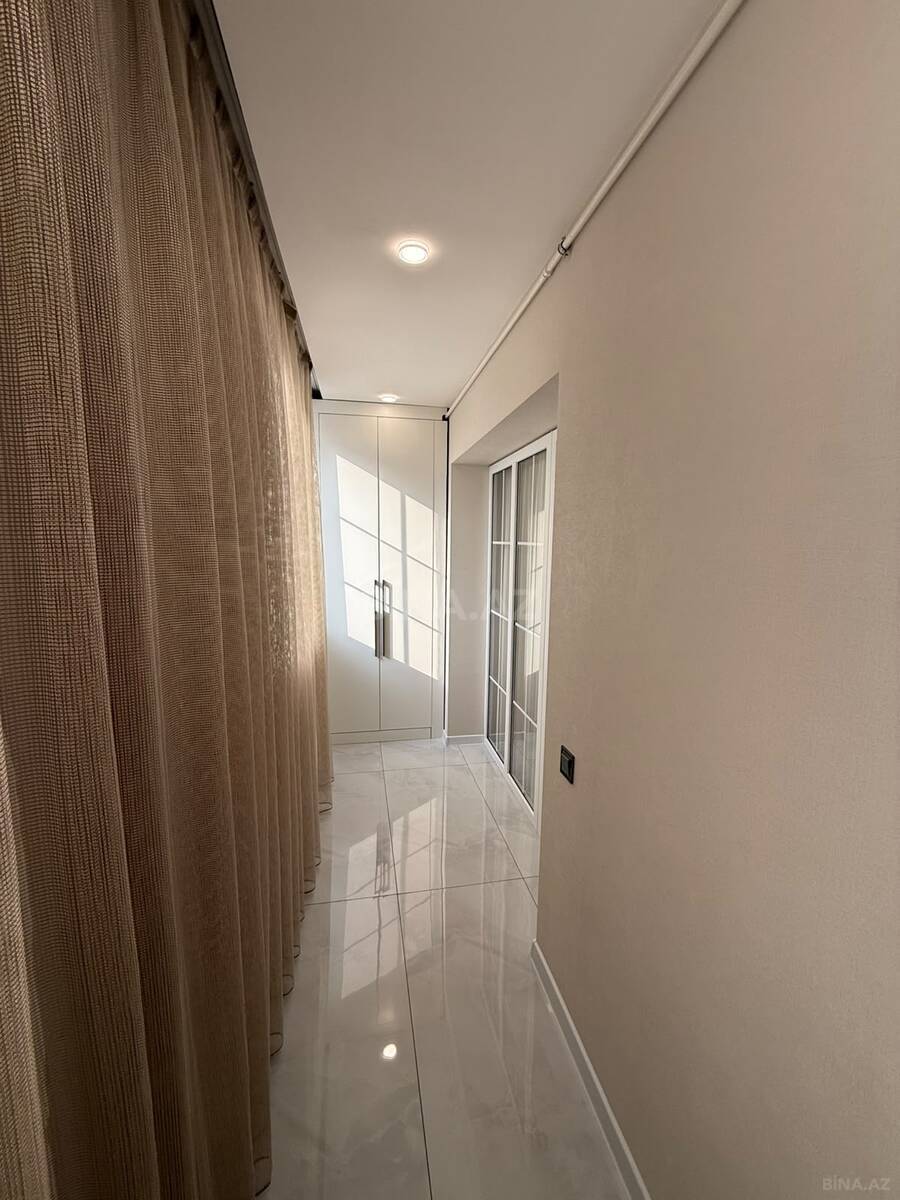 3 otaqlı Köhnə tikili, Koroğlu m., Bakı