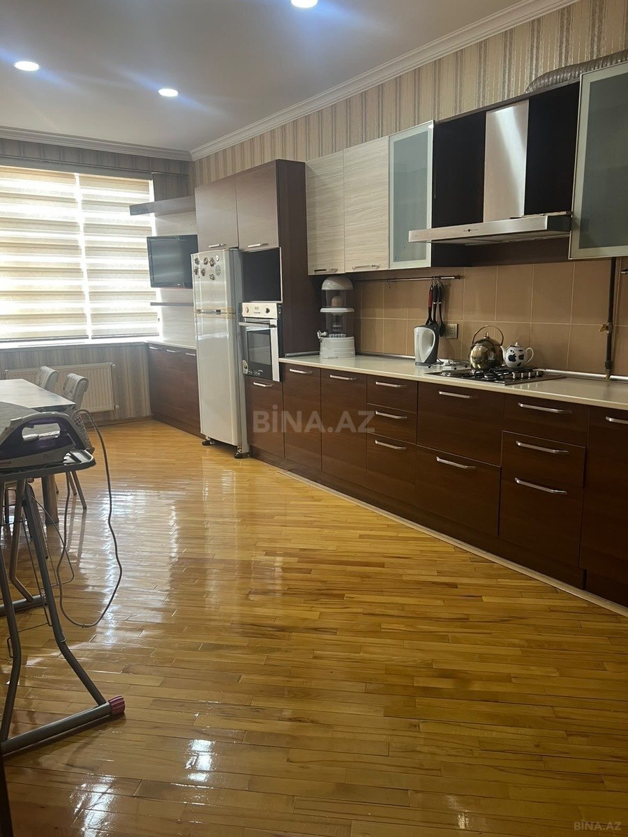 3 otaqlı Yeni tikili, 8 Noyabr m., Bakı