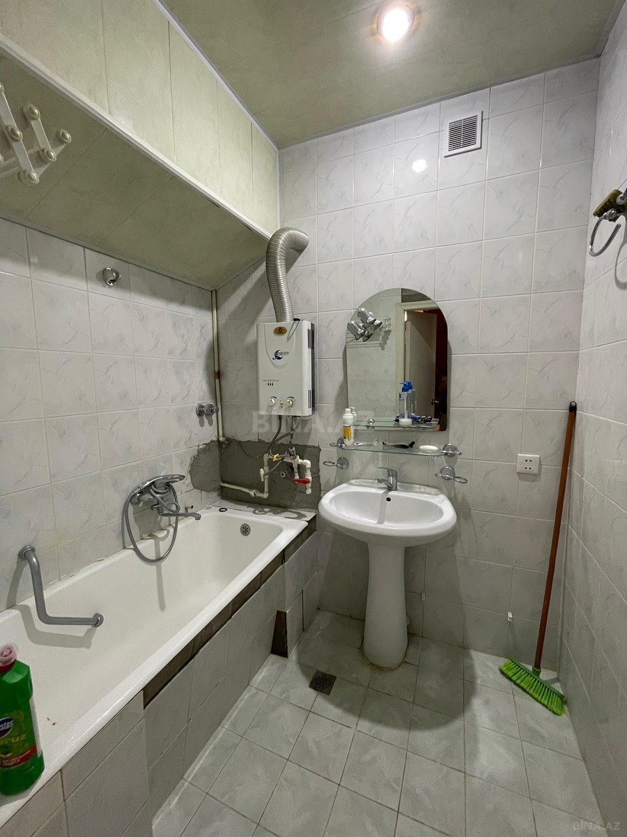 2 otaqlı Köhnə tikili, Elmlər Akademiyası m., Bakı