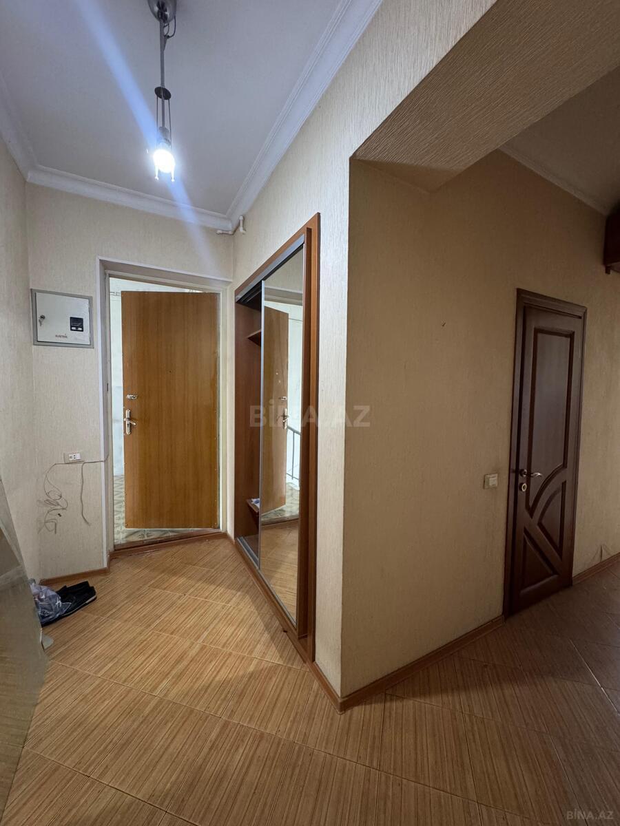 3 otaqlı Köhnə tikili, Elmlər Akademiyası m., Bakı