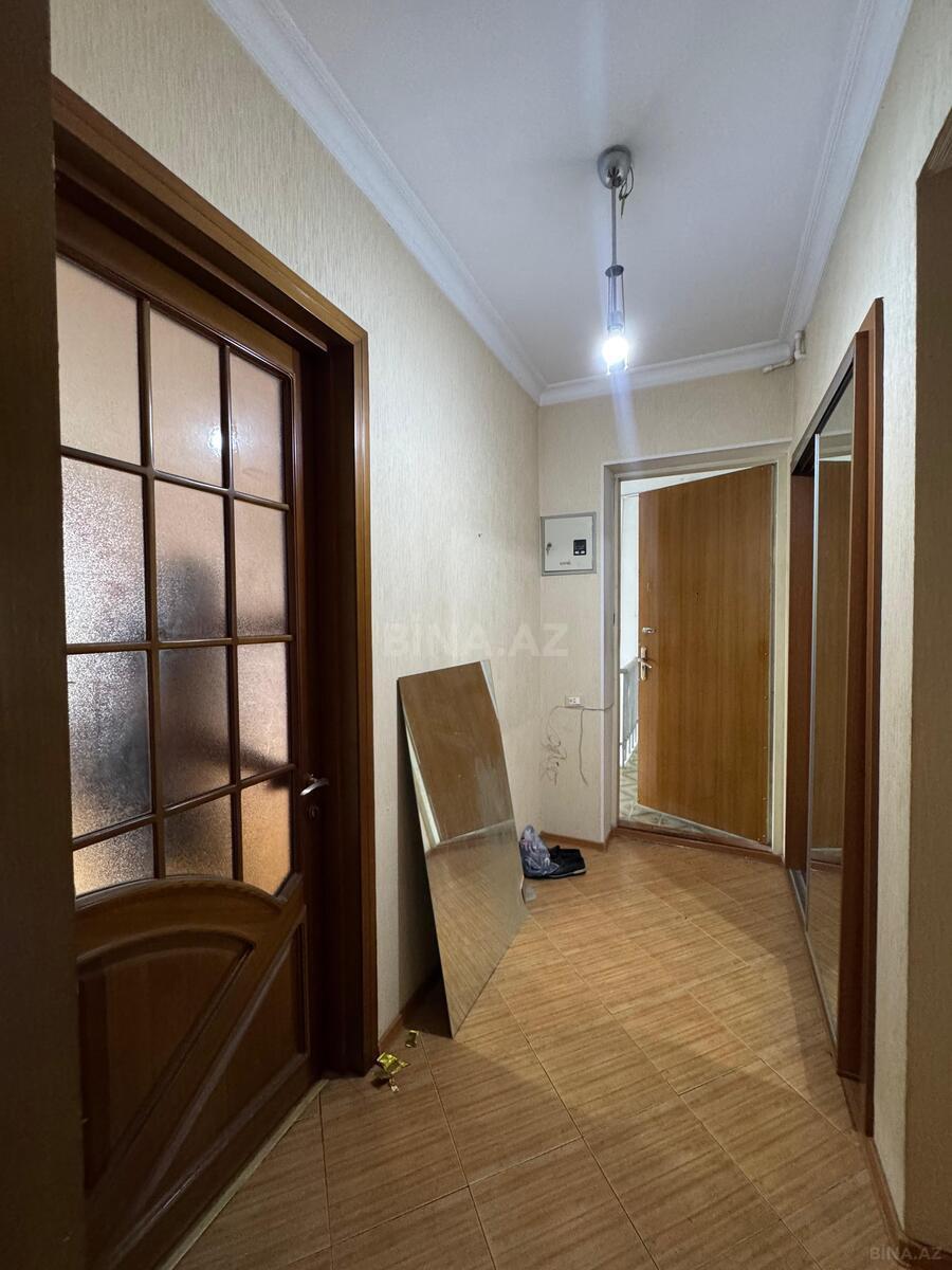 3 otaqlı Köhnə tikili, Elmlər Akademiyası m., Bakı