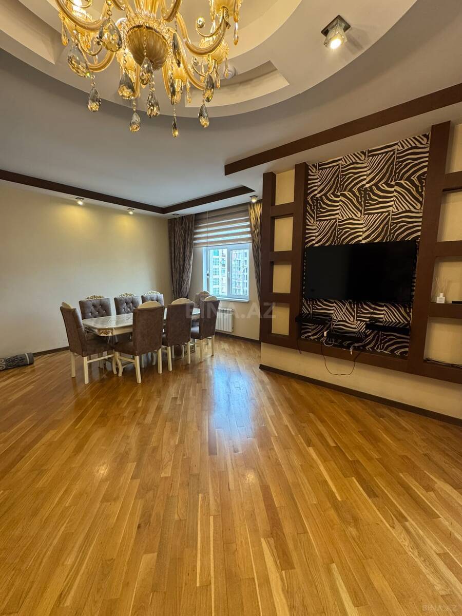 3 otaqlı Yeni tikili, Şah İsmayıl Xətai m., Bakı