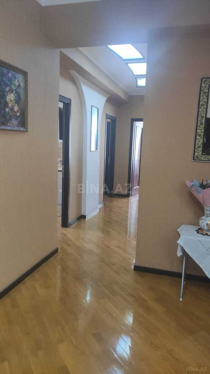 4 otaqlı Yeni tikili, İnşaatçılar m., Bakı