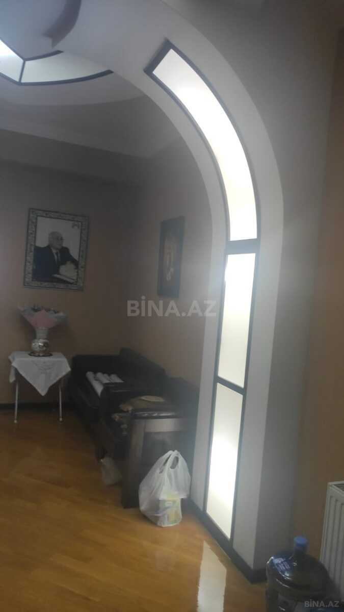 4 otaqlı Yeni tikili, İnşaatçılar m., Bakı