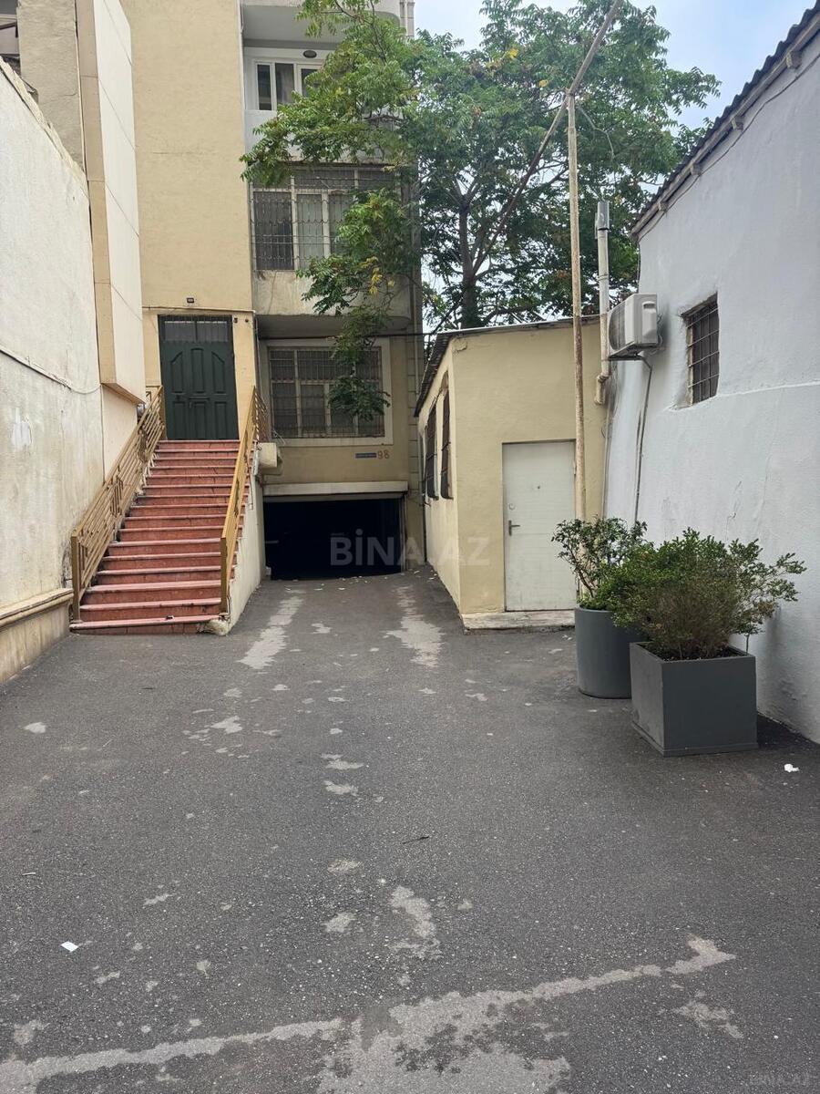 2 otaqlı Köhnə tikili, Nizami m., Bakı