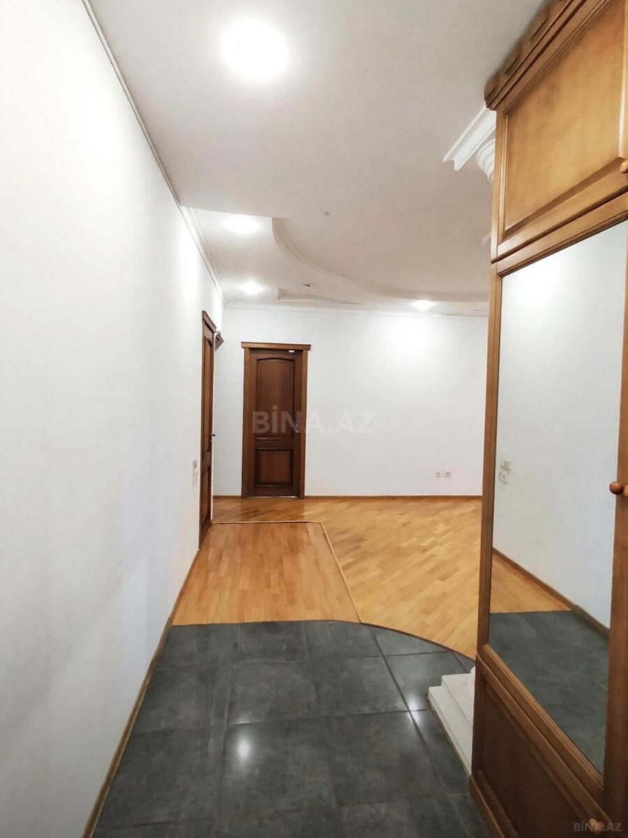 4 otaqlı Yeni tikili, Nizami m., Bakı