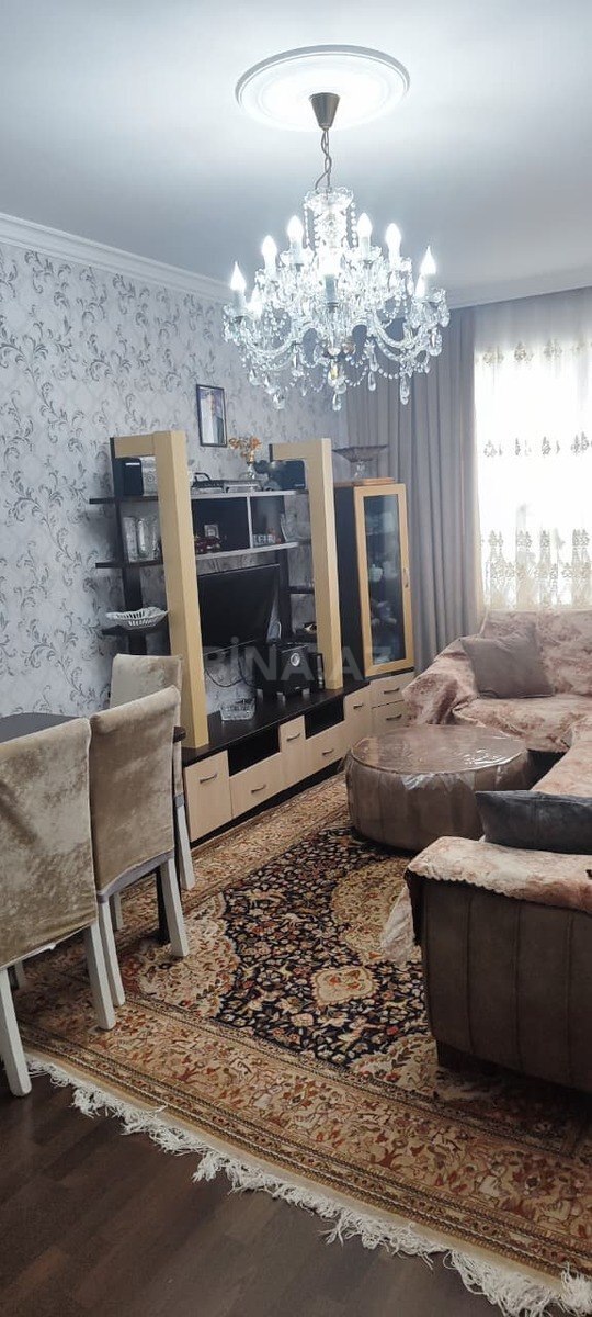 3 otaqlı Köhnə tikili, Yeni Günəşli q., Bakı