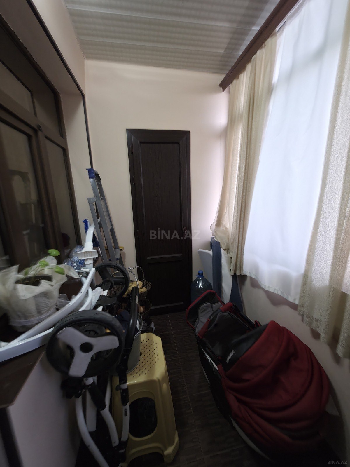 3 otaqlı Köhnə tikili, Bakıxanov q., Bakı