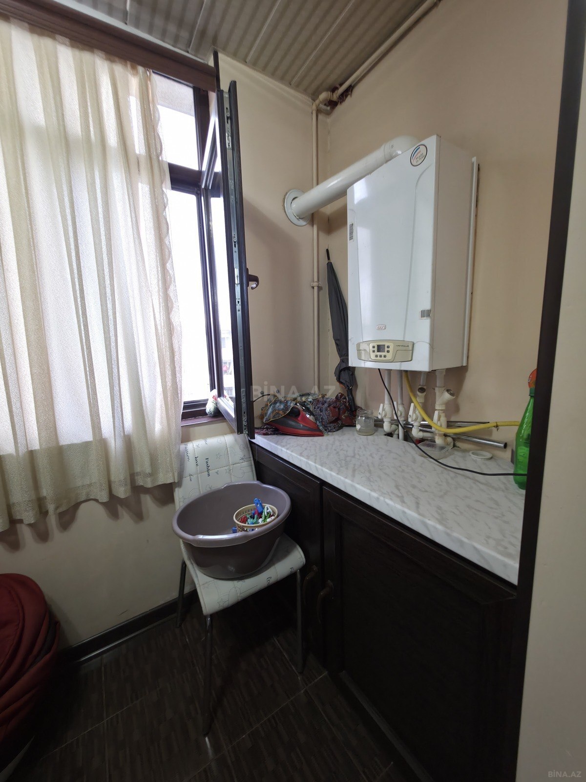 3 otaqlı Köhnə tikili, Bakıxanov q., Bakı
