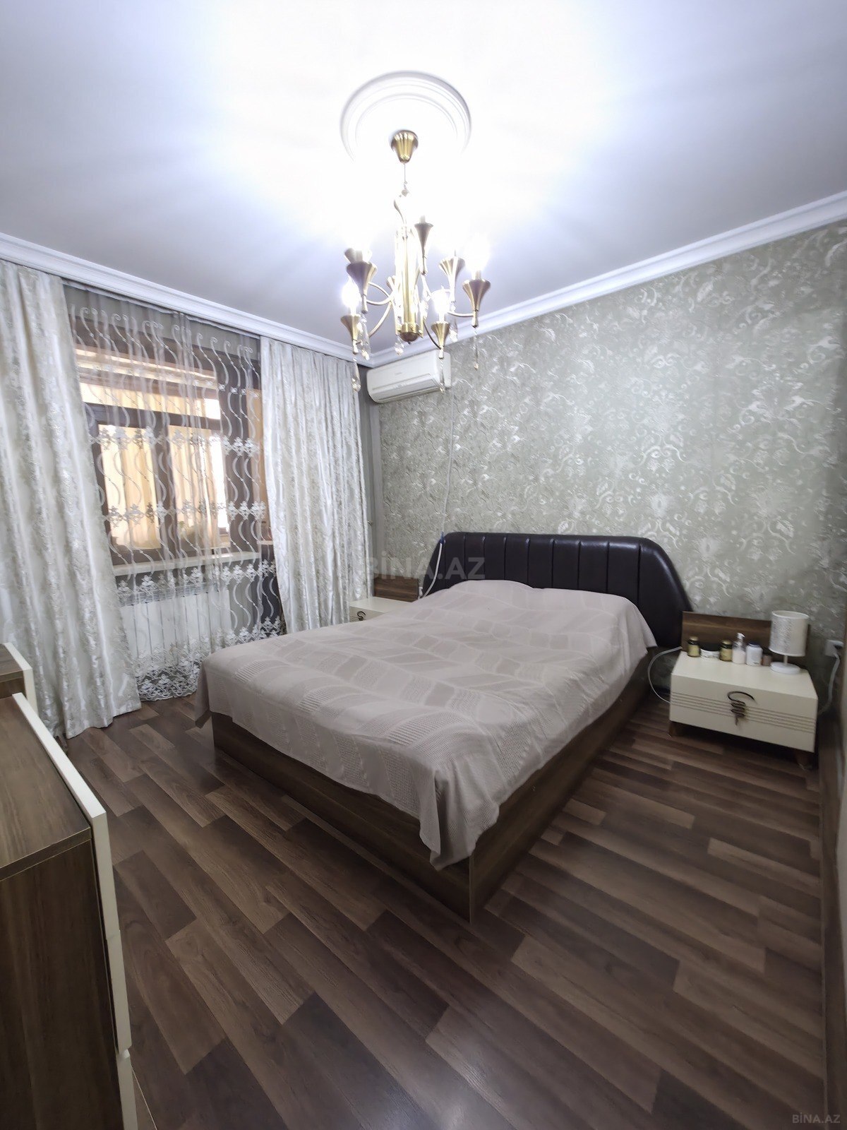 3 otaqlı Köhnə tikili, Bakıxanov q., Bakı