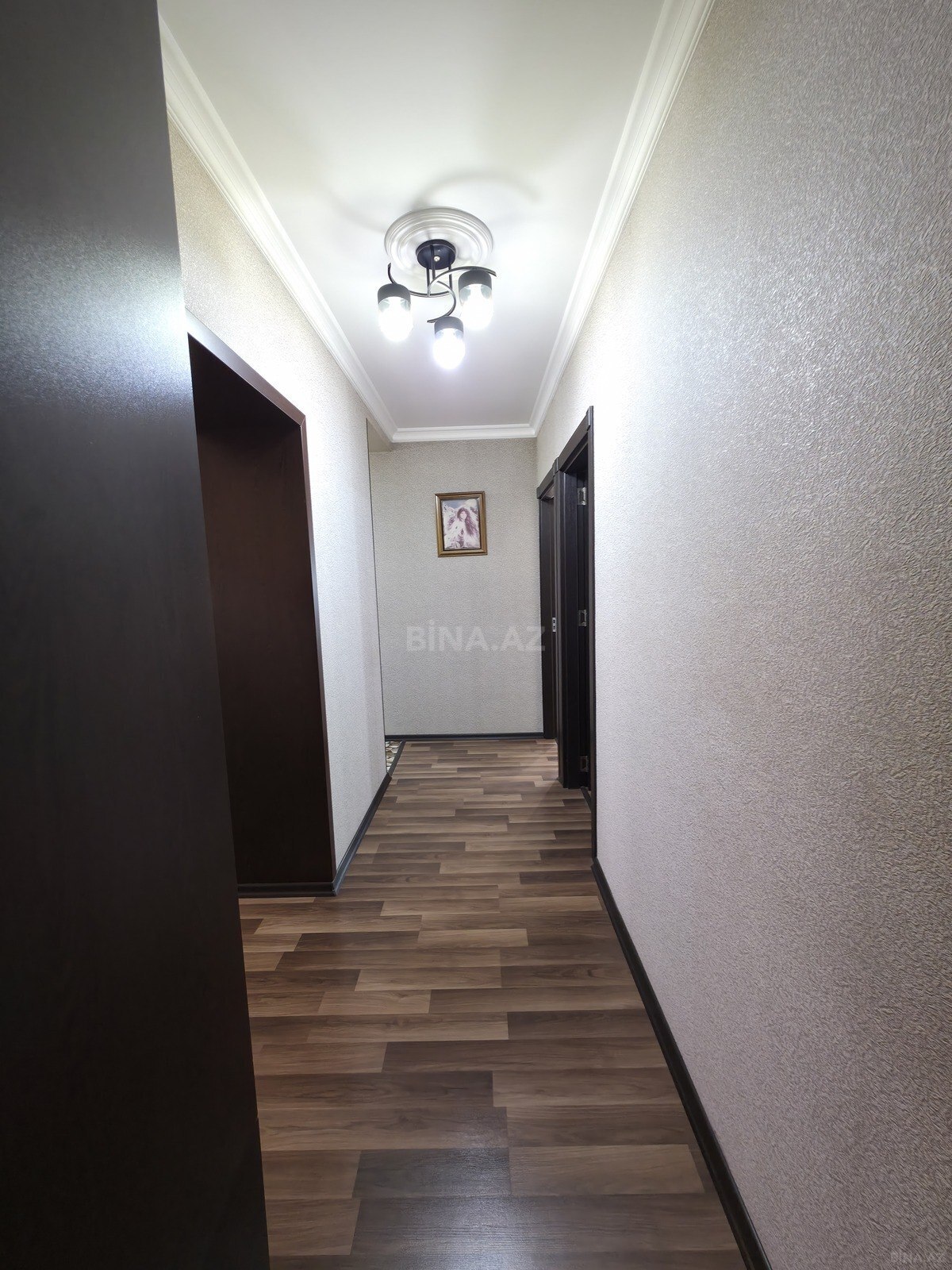 3 otaqlı Köhnə tikili, Bakıxanov q., Bakı