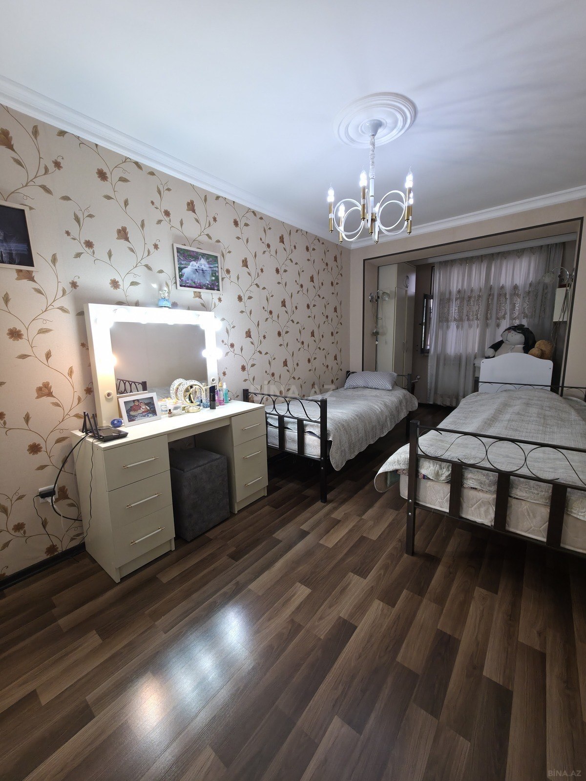 3 otaqlı Köhnə tikili, Bakıxanov q., Bakı