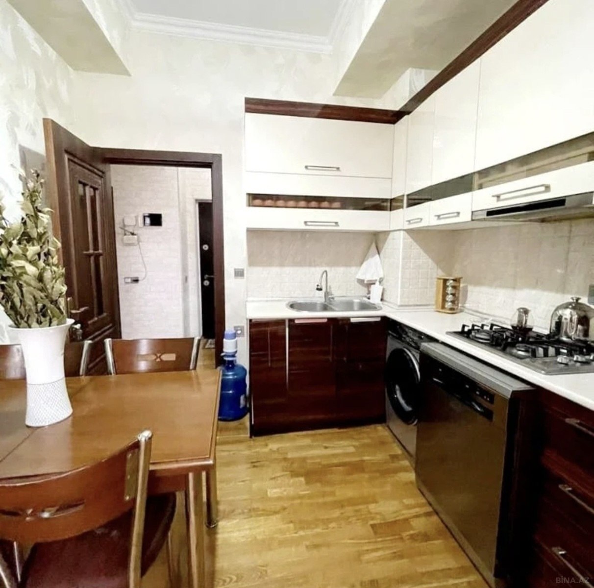 3 otaqlı Yeni tikili, Qara Qarayev m., Bakı