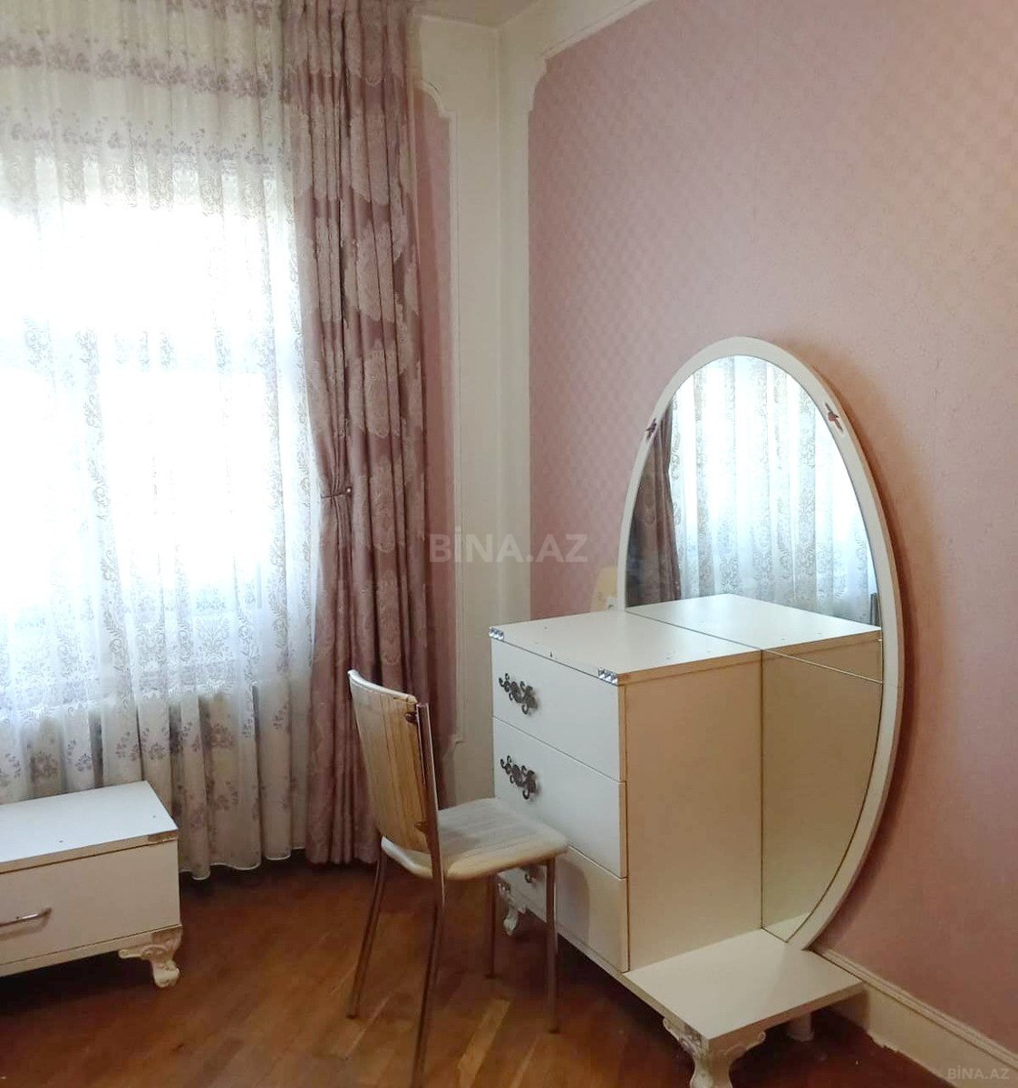 4 otaqlı Köhnə tikili, İnşaatçılar m., Bakı