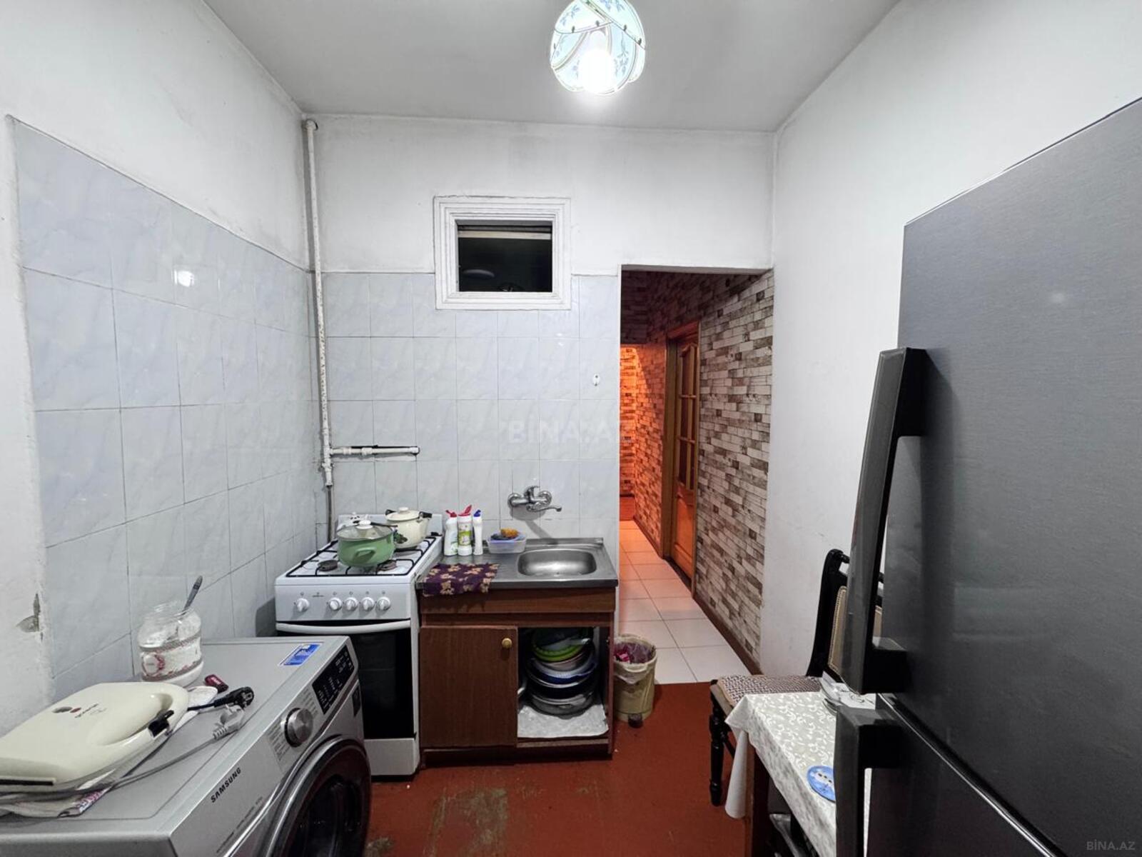 3 otaqlı Köhnə tikili, Azadlıq Prospekti m., Bakı