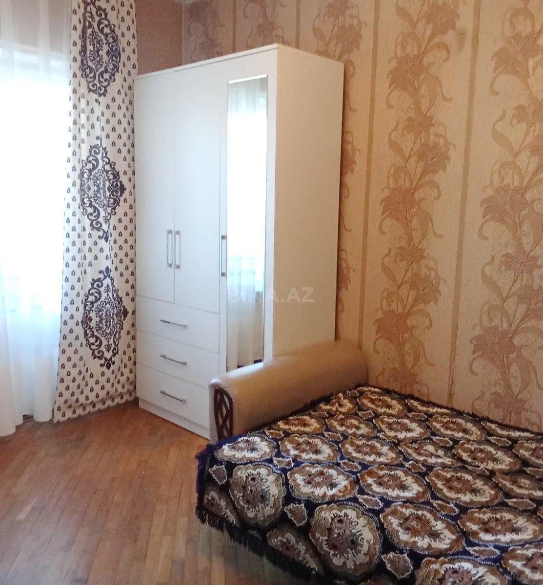 4 otaqlı Köhnə tikili, İnşaatçılar m., Bakı